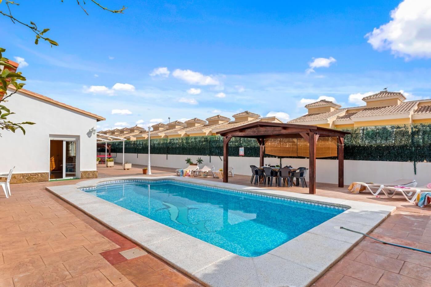 Villa Mercedes - Plusholidays كاليبي المظهر الخارجي الصورة
